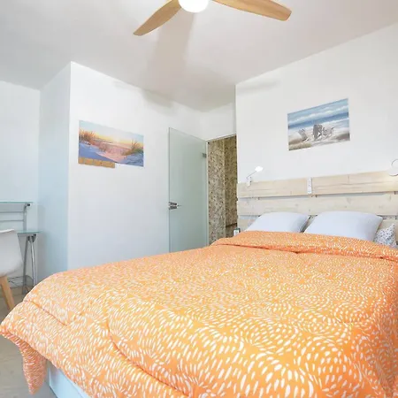 Duplex Vue Port ! Au Coeur Du Grau Du Roi Pour 4 Personnes. * Le Grau-du-Roi